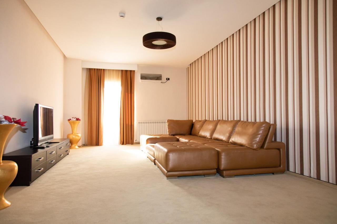 Hotel Palace Severin Drobeta Turnu Severin Ngoại thất bức ảnh
